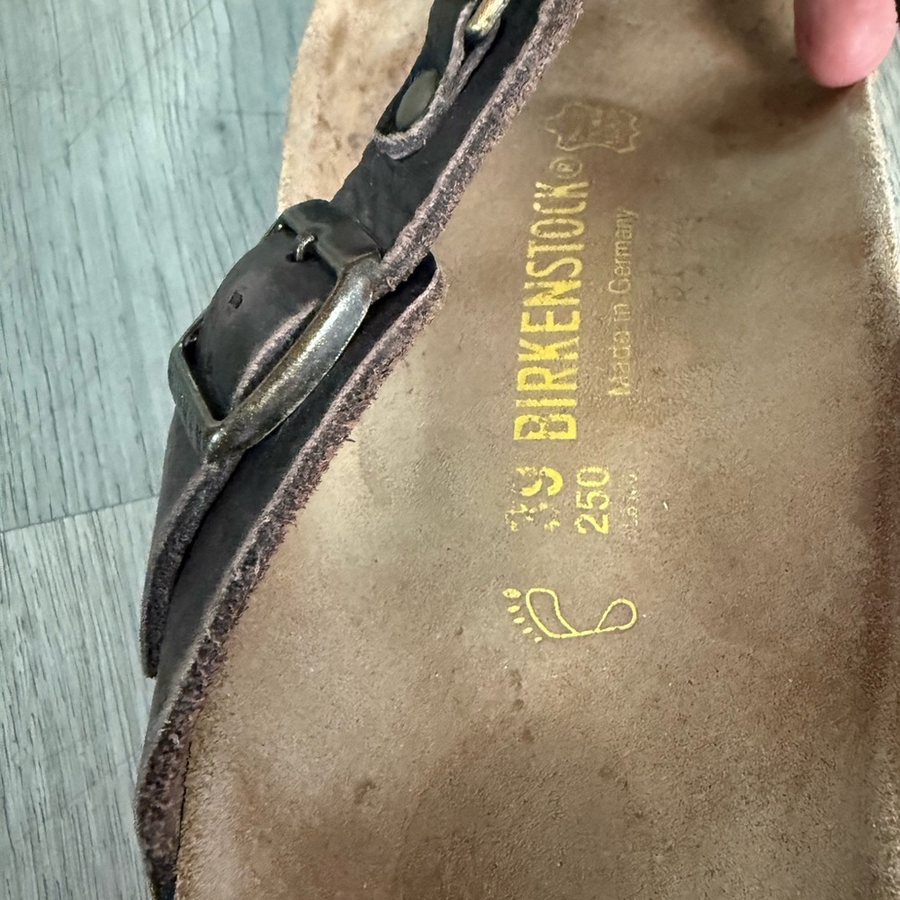 Birkenstock Gizeh Brown Leather Thong Sandals Brass/Gold Accents - Rare Find! - Picture 6 of 16